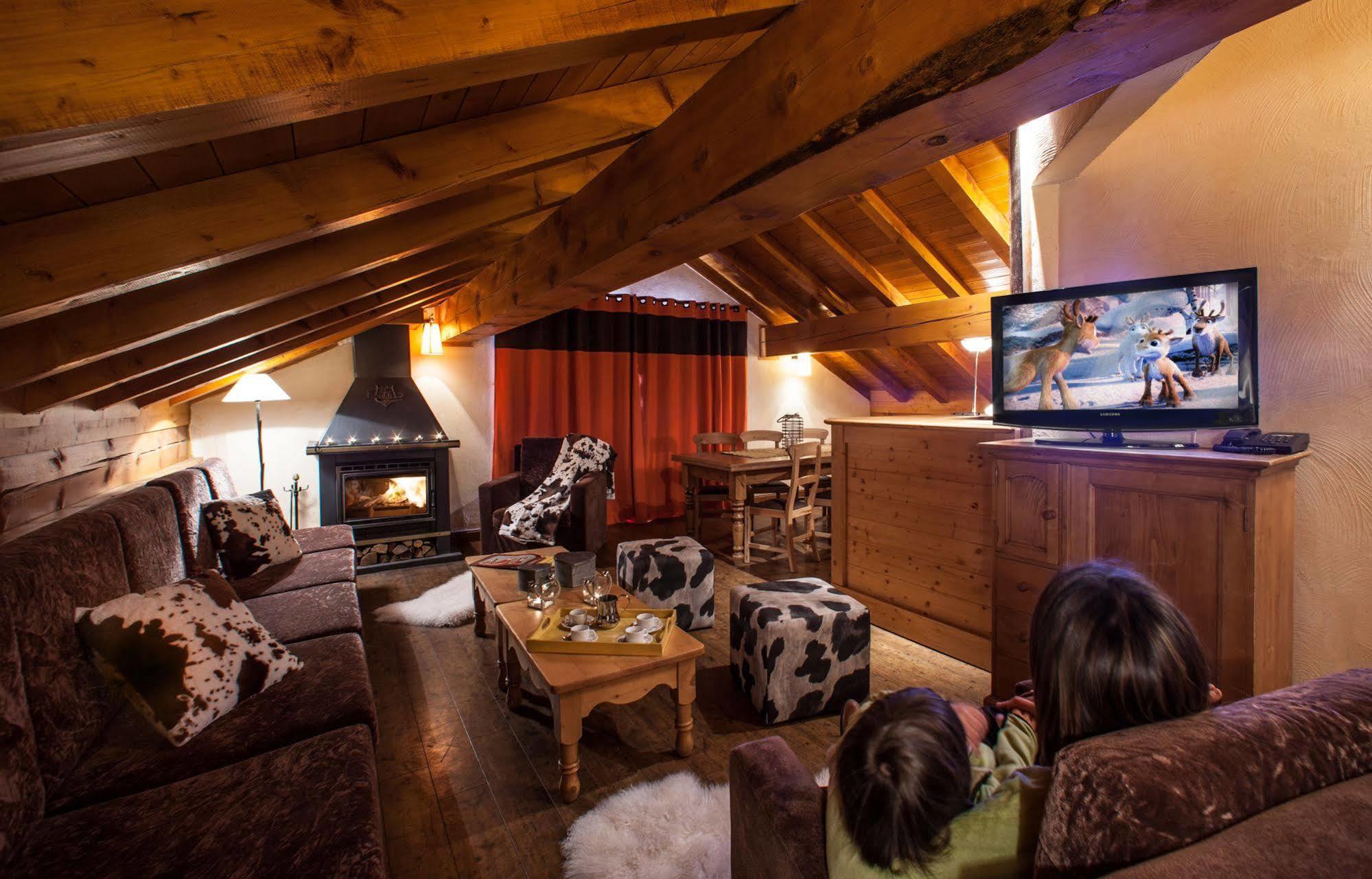 Chalets Montana Planton Тин Екстериор снимка