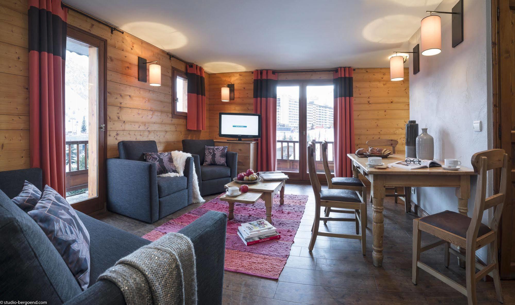 Chalets Montana Planton Тин Екстериор снимка