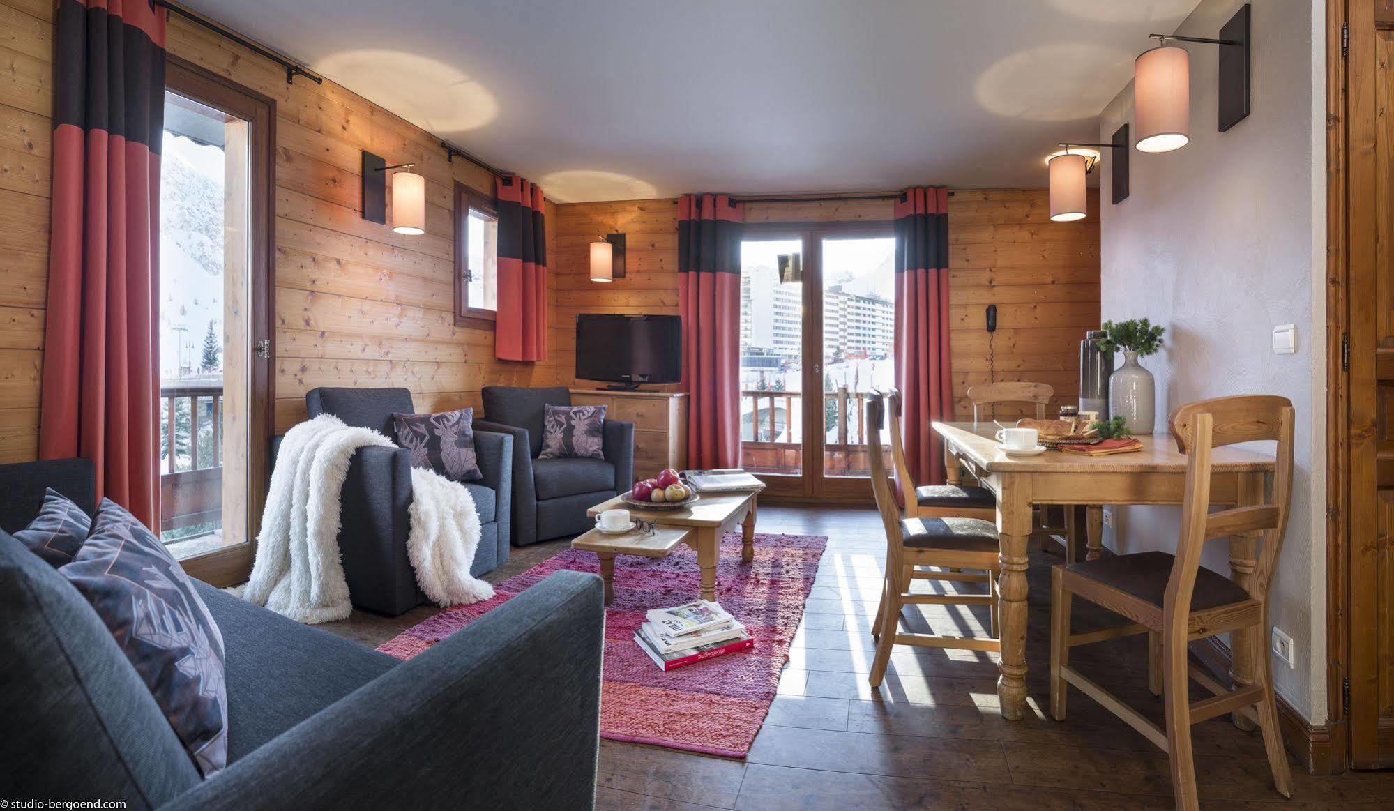 Chalets Montana Planton Тин Екстериор снимка